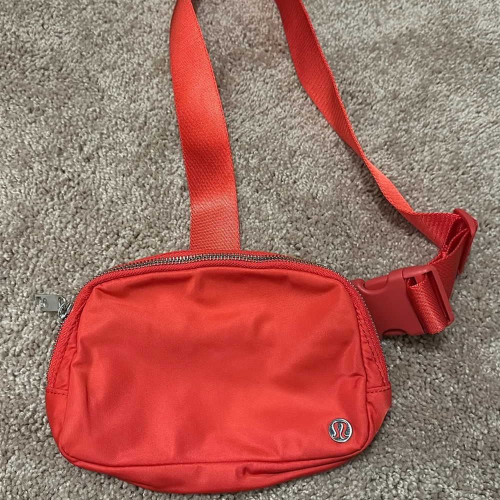 Lululemon belt bag